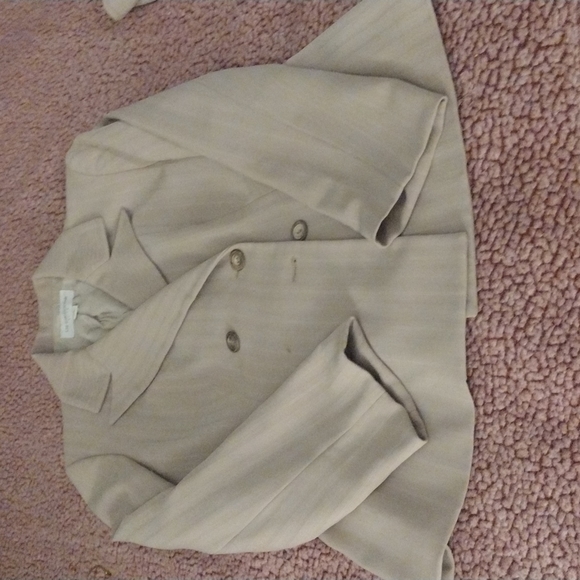 Liz Claiborne 2pc Pant Suit, beige, size 12 - Picture 1 of 3